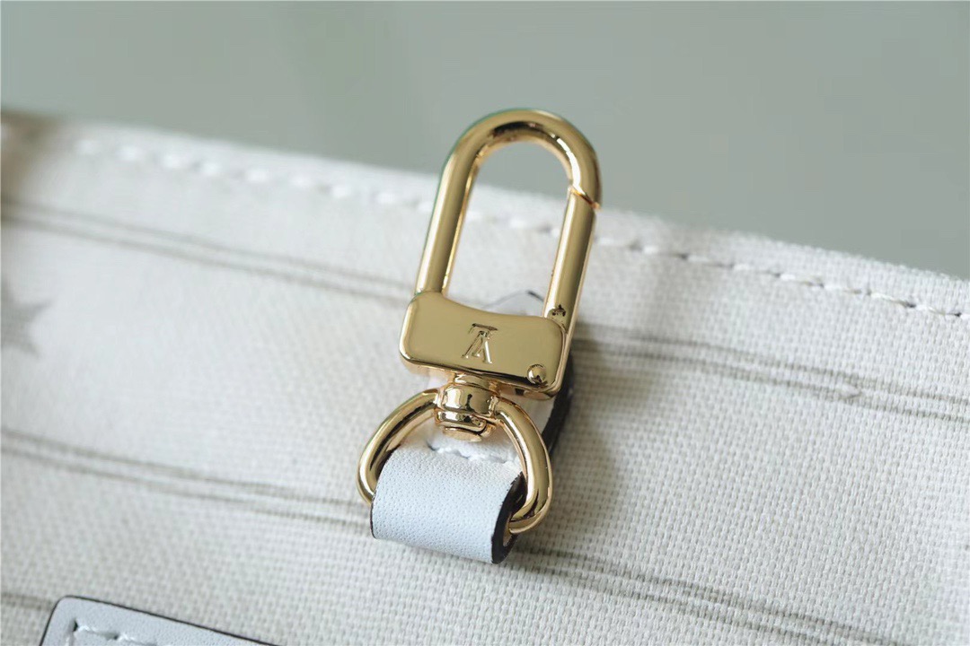 Louis Vuitton Onthego GM Monogram Giant And Raffia White/ Yellow For Women, Women’s Handbags, Shoulder And Crossbody Bags 41cm/16.1in