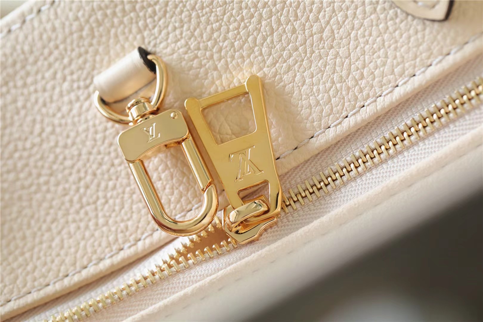 Louis Vuitton OnTheGo MM Beige For Women 13.8in/35 cm