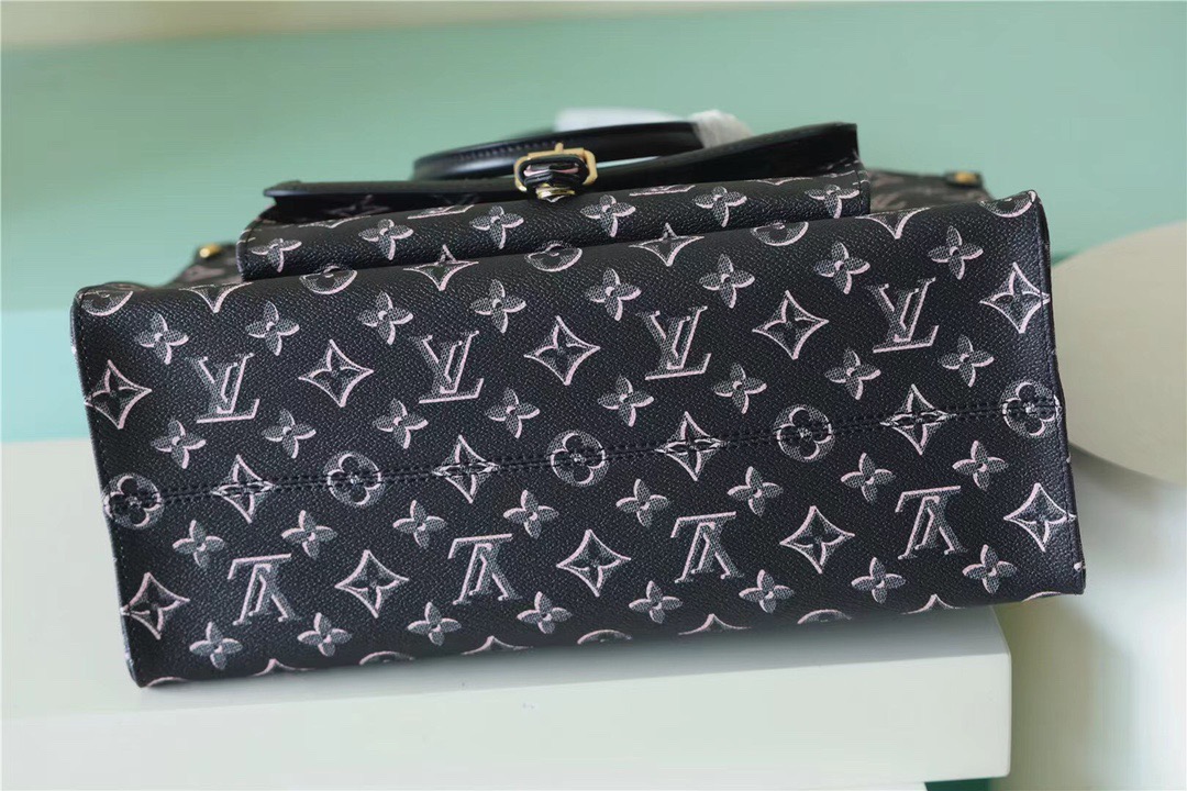 Louis Vuitton OnTheGo MM Monogram Canvas Black For Women, Women’s Handbags, Shoulder And Crossbody Bags 13.8in/35cm