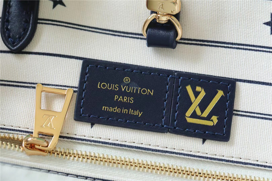 Louis Vuitton Onthego MM Monogram Giant And Raffia White/ Black For Women, Women’s Handbags, Shoulder And Crossbody Bags 35cm/13.8in LV 