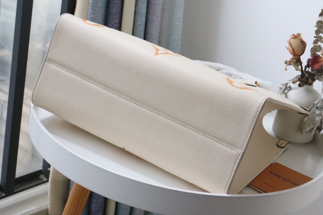 Louis Vuitton OnTheGo MM Tote Bag Monogram Empreinte Cream For The Pool Collection, Women’s Handbags 13.8in/35cm
