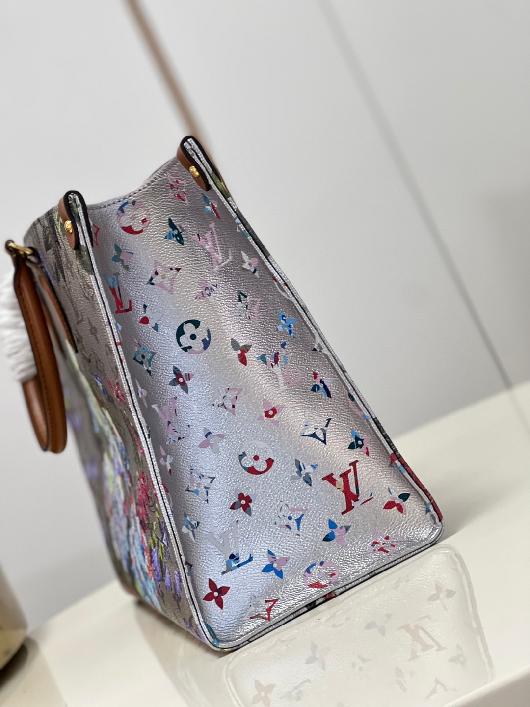 Louis Vuitton OnTheGo MM Tote Silver For Women, Women’s Handbags, Shoulder Bags And Crossbody Bags 13.8in/35cm LV 