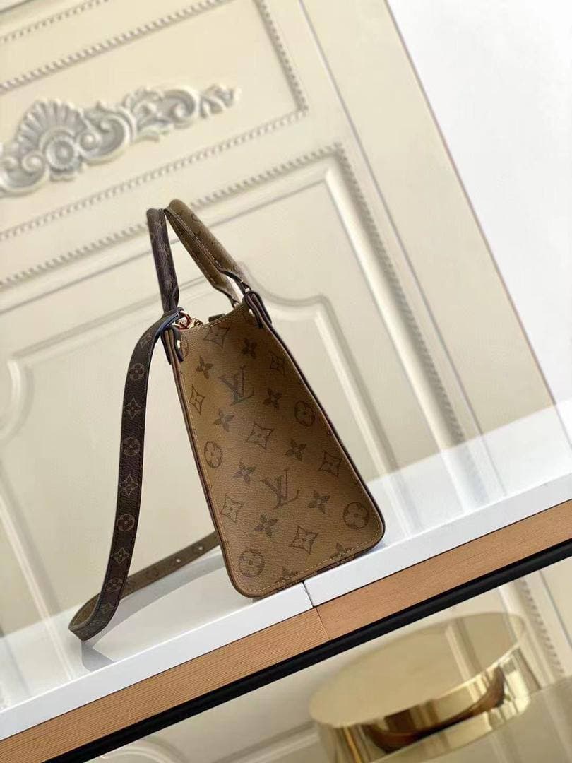 Louis Vuitton OnTheGo PM Monogram Canvas For Women, Women’s Handbags, Shoulder Bags 9.8in/25cm LV