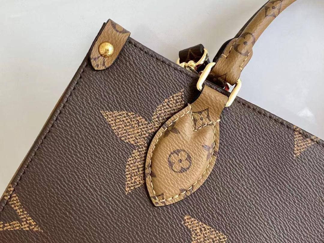 Louis Vuitton OnTheGo PM Monogram Canvas For Women, Women’s Handbags, Shoulder Bags 9.8in/25cm LV