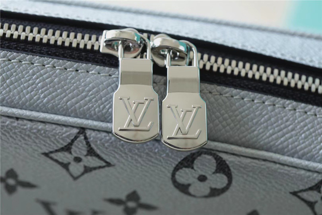Louis Vuitton Outdoor Messenger Bag Monogram/Taiga Gunmetal Grey For Men, Men’s Bags, Shoulder And Crossbody Bags 10.2in/26cm