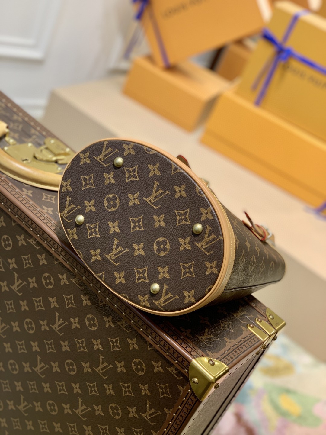 Louis Vuitton Petit Bucket Bag Monogram Canvas For Women, Women’s Handbags, Women’s Shoulder Bags 10.2in/26cm
