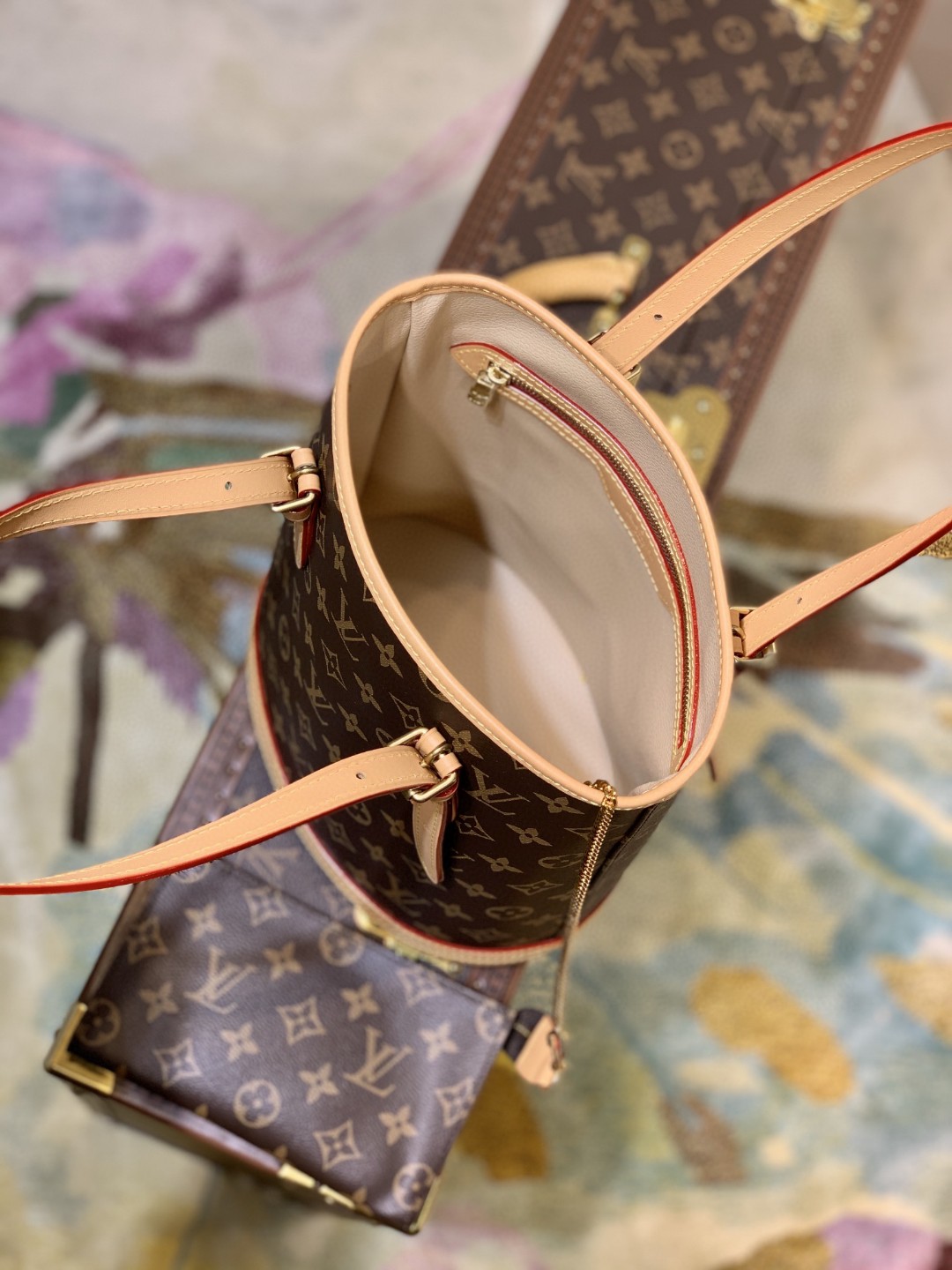 Louis Vuitton Petit Bucket Bag Monogram Canvas For Women, Women’s Handbags, Women’s Shoulder Bags 10.2in/26cm