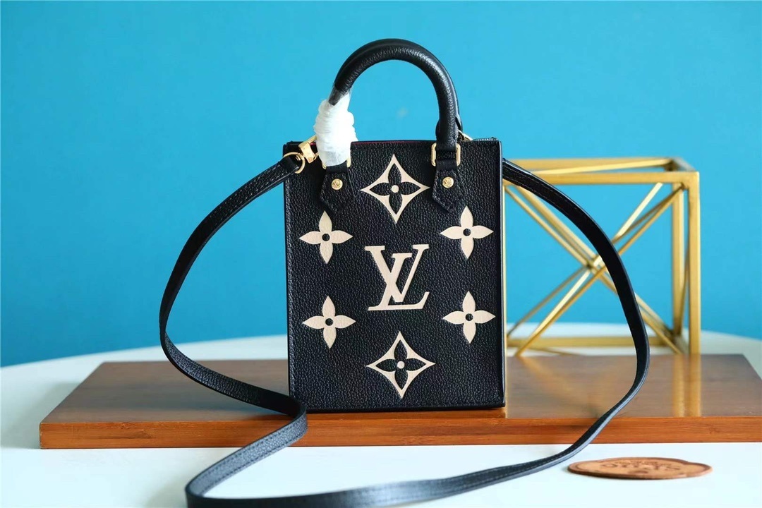 Louis Vuitton Petit Sac Plat By The Pool 17cm Black