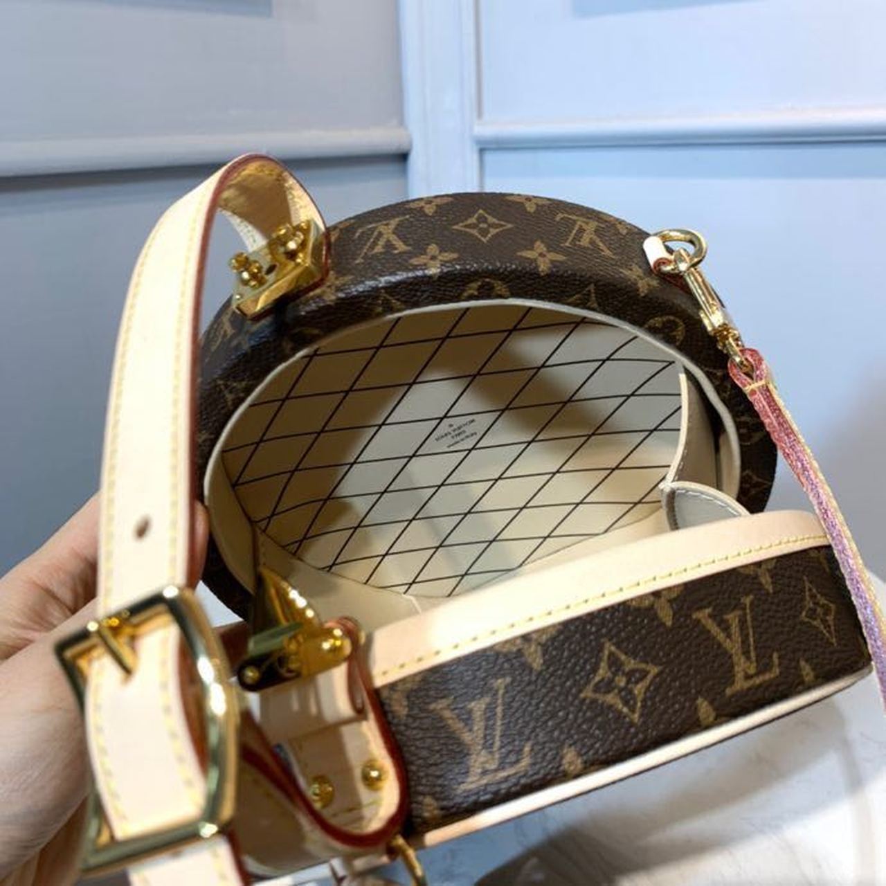 Louis Vuitton Petite Boite Chapeau Monogram Canvas For Women, Women’s Handbags, Shoulder And Crossbody Bags 6.9in/17.5cm