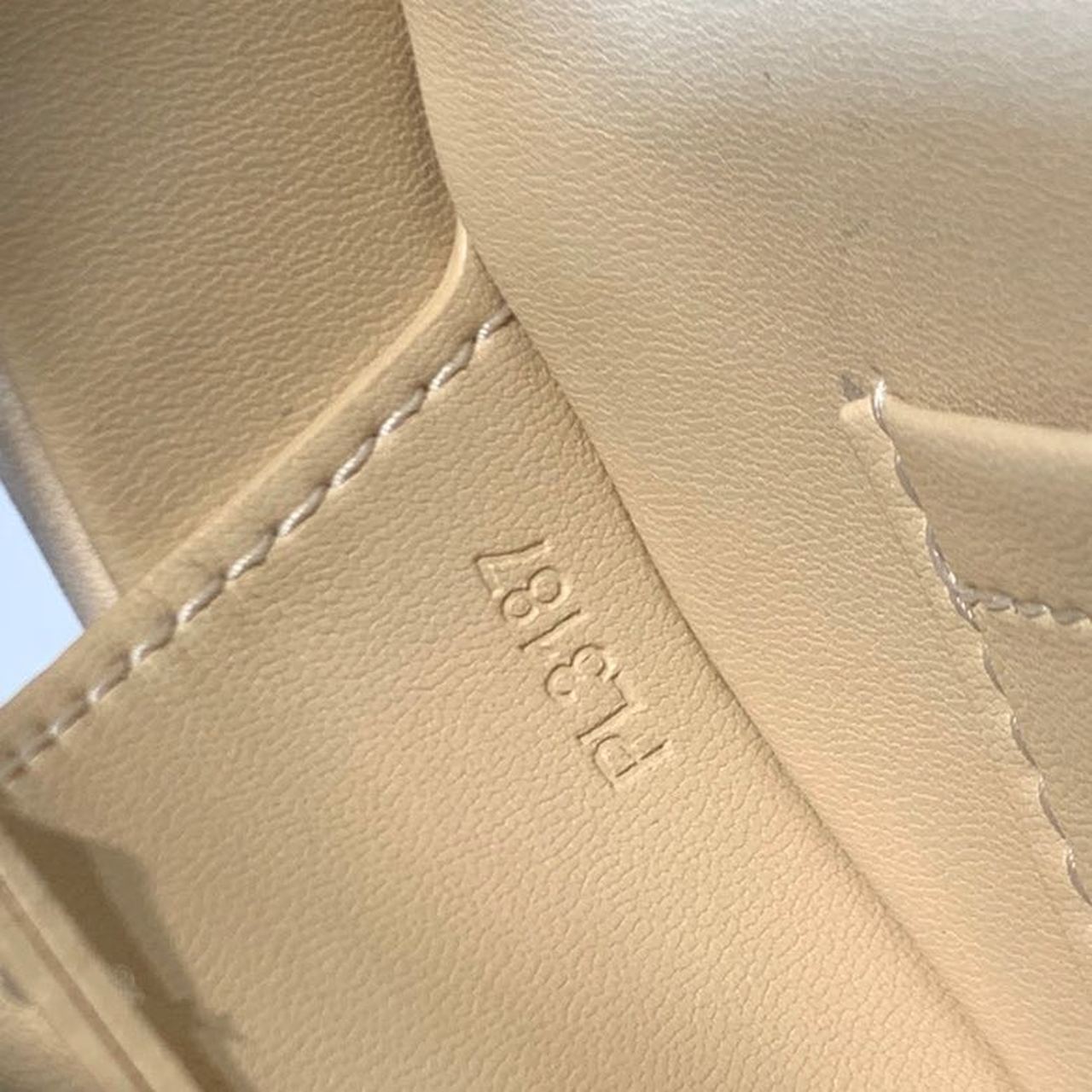 Louis Vuitton Petite Boite Chapeau Monogram Canvas For Women, Women’s Handbags, Shoulder And Crossbody Bags 6.9in/17.5cm