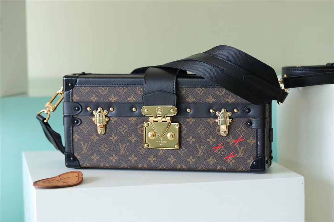 Louis Vuitton Petite Malle East-West Monogram Canvas By Nicolas Ghesquiere For Women, Women’s Handbags, Shoulder And Crossbody Bags 27cm/10.6in