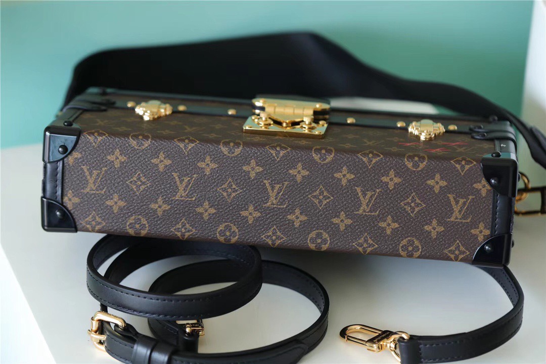 Louis Vuitton Petite Malle East-West Monogram Canvas By Nicolas Ghesquiere For Women, Women’s Handbags, Shoulder And Crossbody Bags 27cm/10.6in