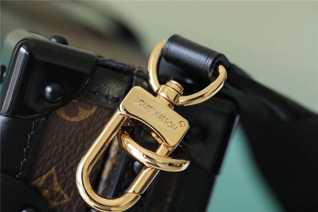 Louis Vuitton Petite Malle East-West Monogram Canvas By Nicolas Ghesquiere For Women, Women’s Handbags, Shoulder And Crossbody Bags 27cm/10.6in