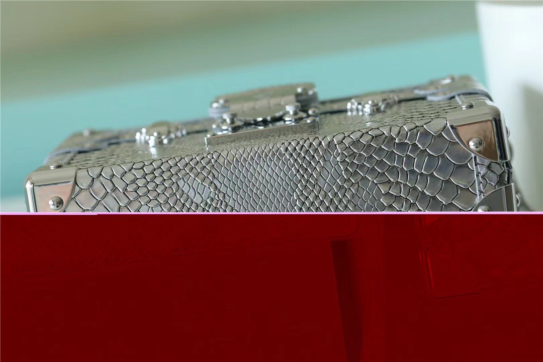 Louis Vuitton Petite Malle High Shiny Alligator Silver For Women, Women’s Handbags, Shoulder And Crossbody Bags 7.9in/20cm LV 