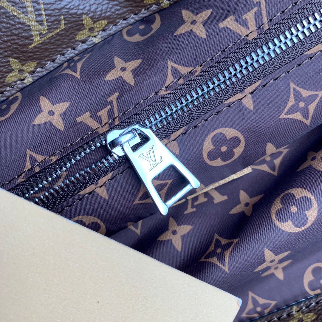 Louis Vuitton Pillow Onthego GM Silver For Women, Women’s Handbags, Shoulder Bags And Crossbody Bags 16.1in/41cm