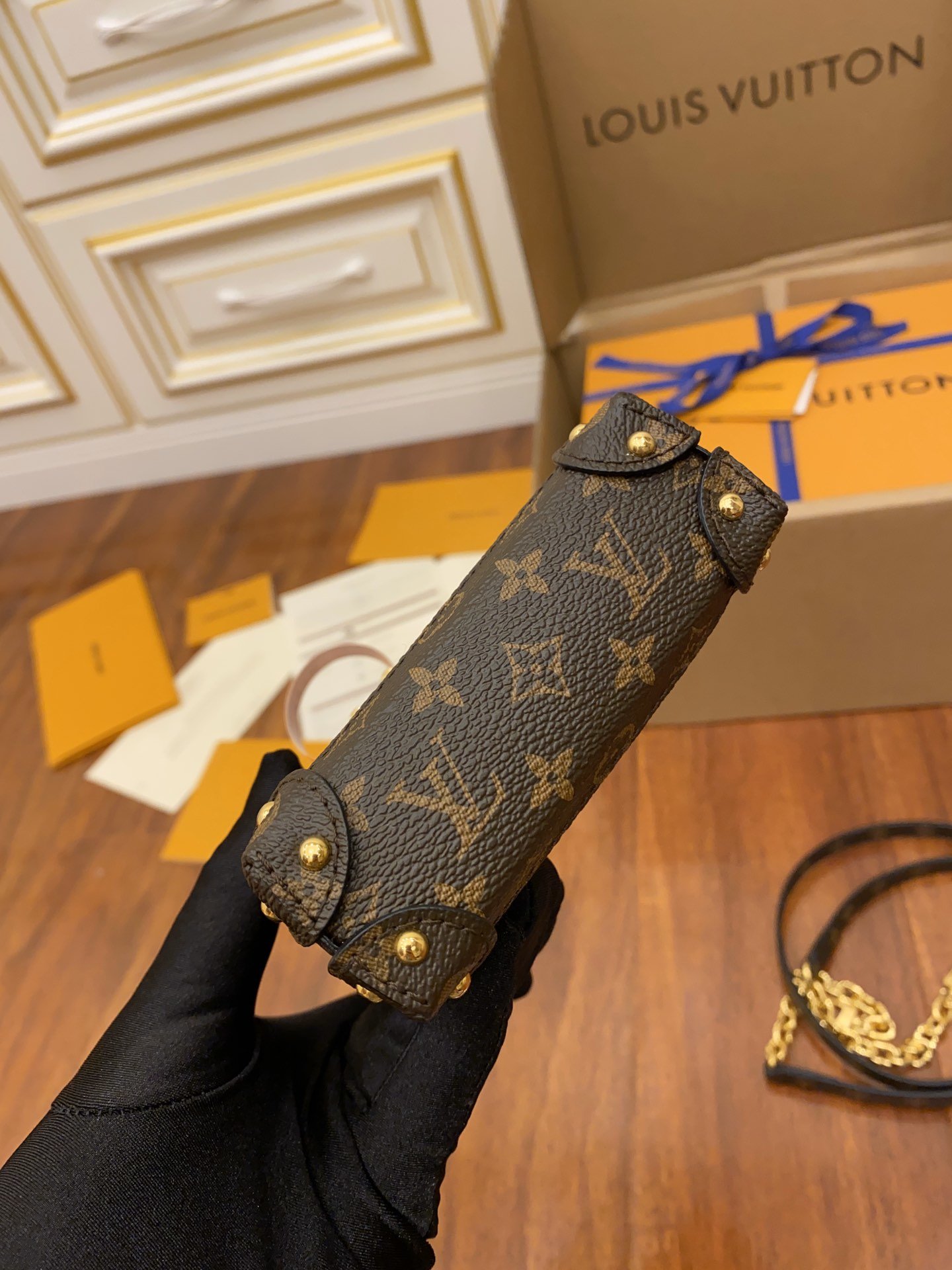 Louis Vuitton Pochette Trunk Verticale Monogram Reverse With Monogram Canvas For Women, Women’s Chain Wallet 6.9in/18cm
