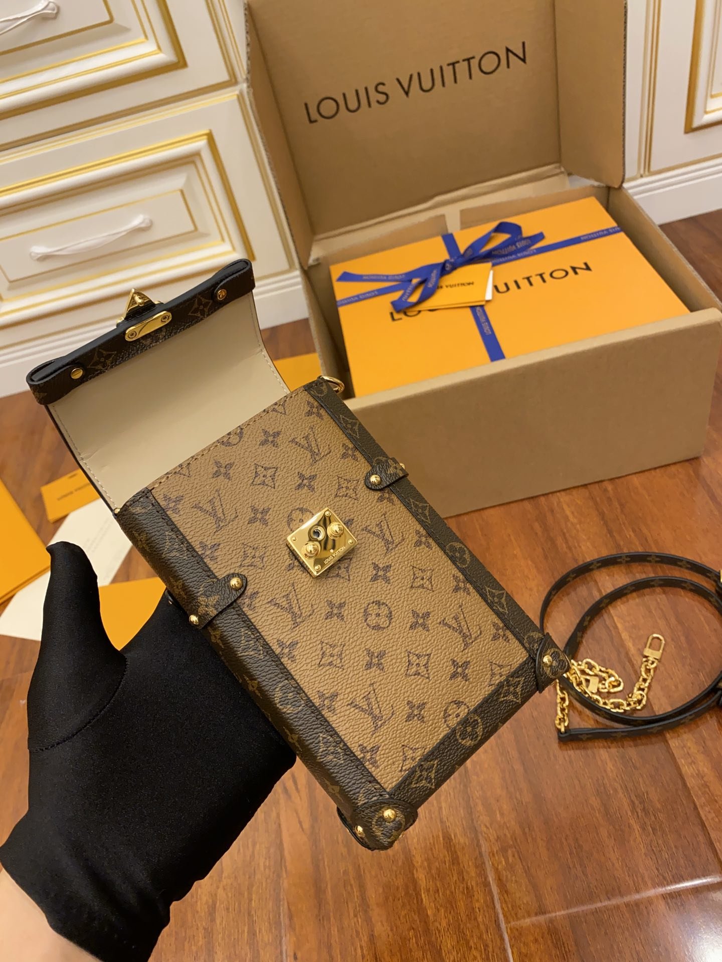 Louis Vuitton Pochette Trunk Verticale Monogram Reverse With Monogram Canvas For Women, Women’s Chain Wallet 6.9in/18cm
