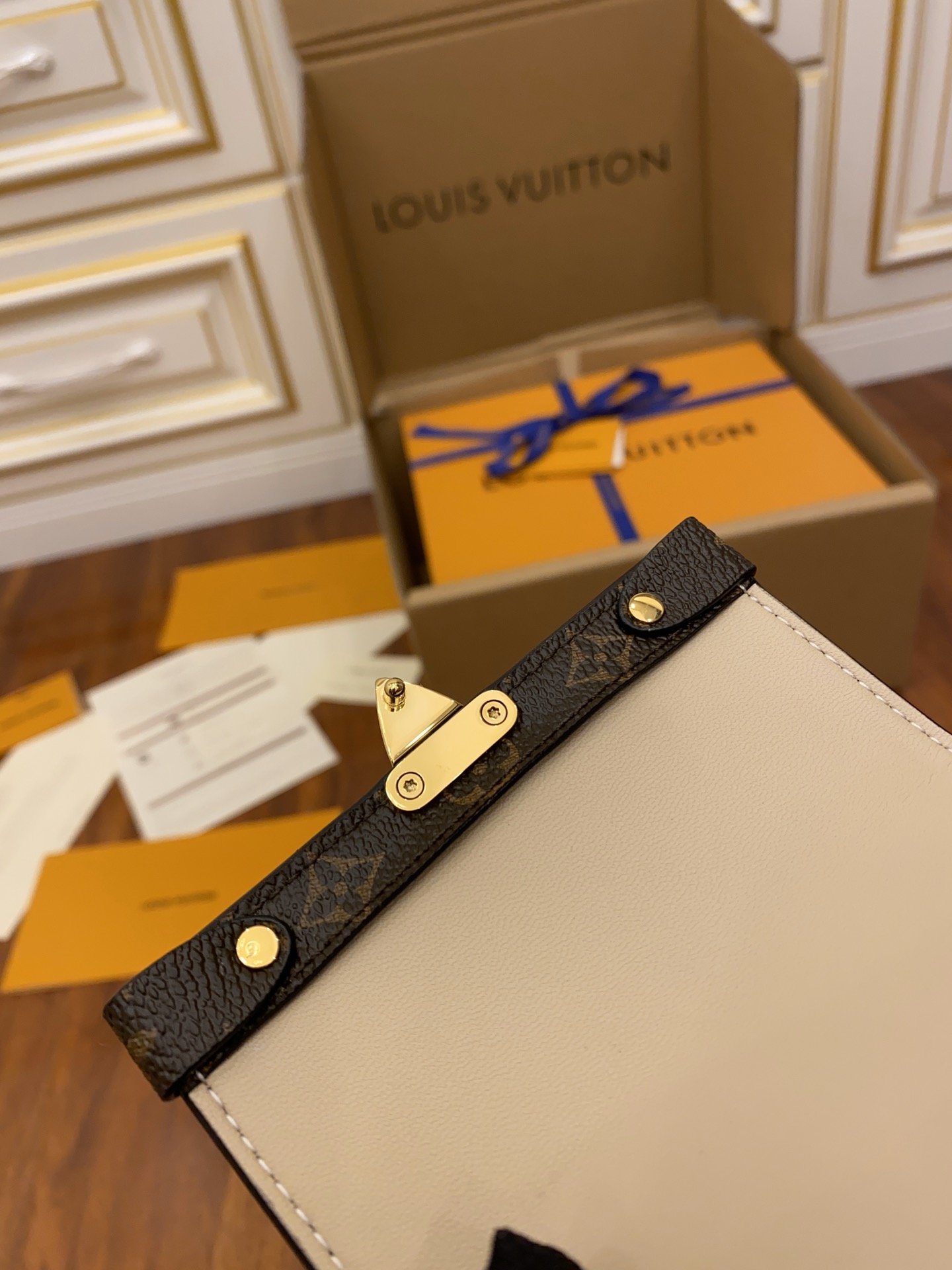 Louis Vuitton Pochette Trunk Verticale Monogram Reverse With Monogram Canvas For Women, Women’s Chain Wallet 6.9in/18cm