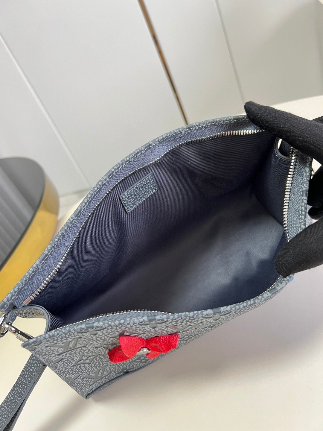 Louis Vuitton Pochette Voyage Grey For Women, Women’s Handbags, Shoulder Bags And Crossbody Bags 11.4in/29cm LV