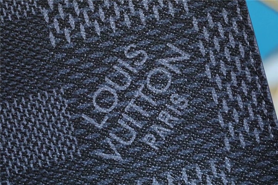 Louis Vuitton Pochette Voyage MM Damier Graphite 3D Canvas Grey For Men, Men’s Travel Accessories 27cm