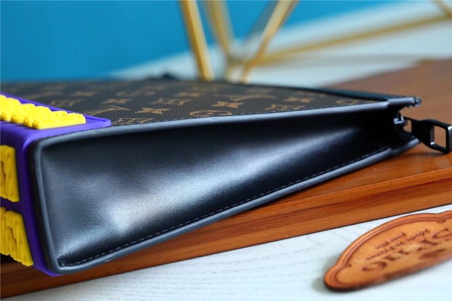 Louis Vuitton Pochette Voyage MM LV Rubber Monogram Canvas Brown For Men, Men’s Travel Accessories 27cm