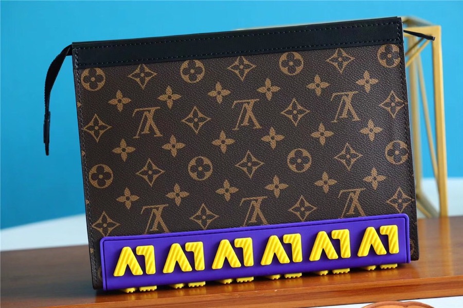 Louis Vuitton Pochette Voyage MM LV Rubber Monogram Canvas Brown For Men, Men’s Travel Accessories 27cm