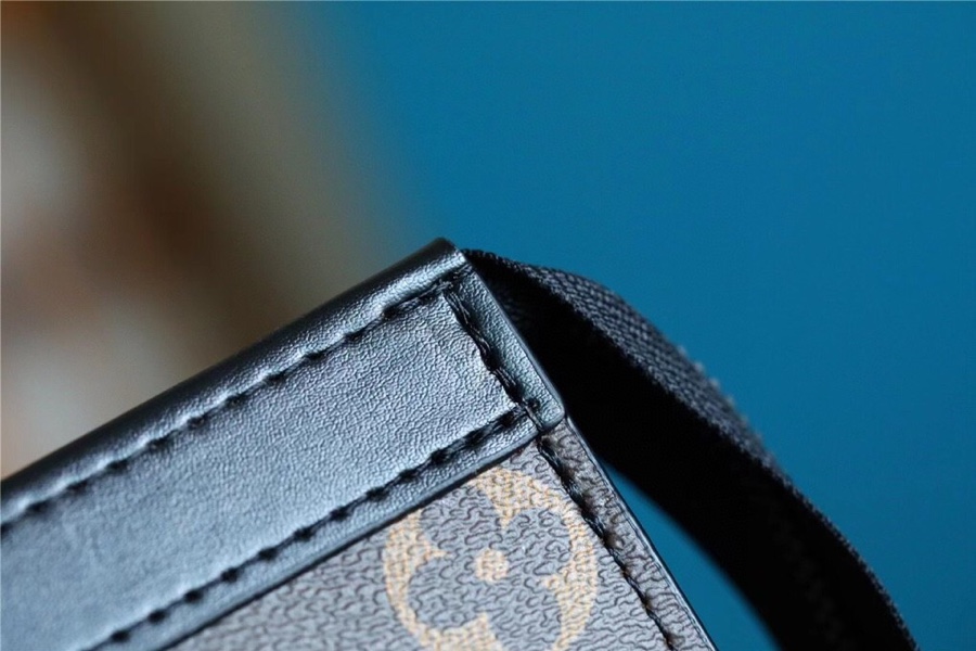 Louis Vuitton Pochette Voyage MM LV Rubber Monogram Canvas Brown For Men, Men’s Travel Accessories 27cm
