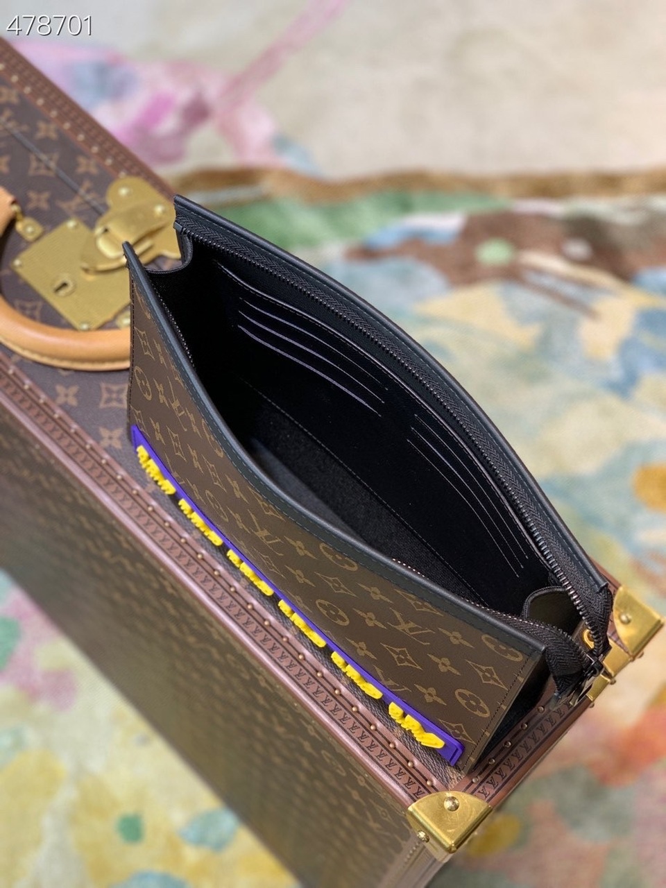 Louis Vuitton Pochette Voyage MM Monogram Canvas For Men, Men’s Bags, Travel Bags 10.2in/26cm