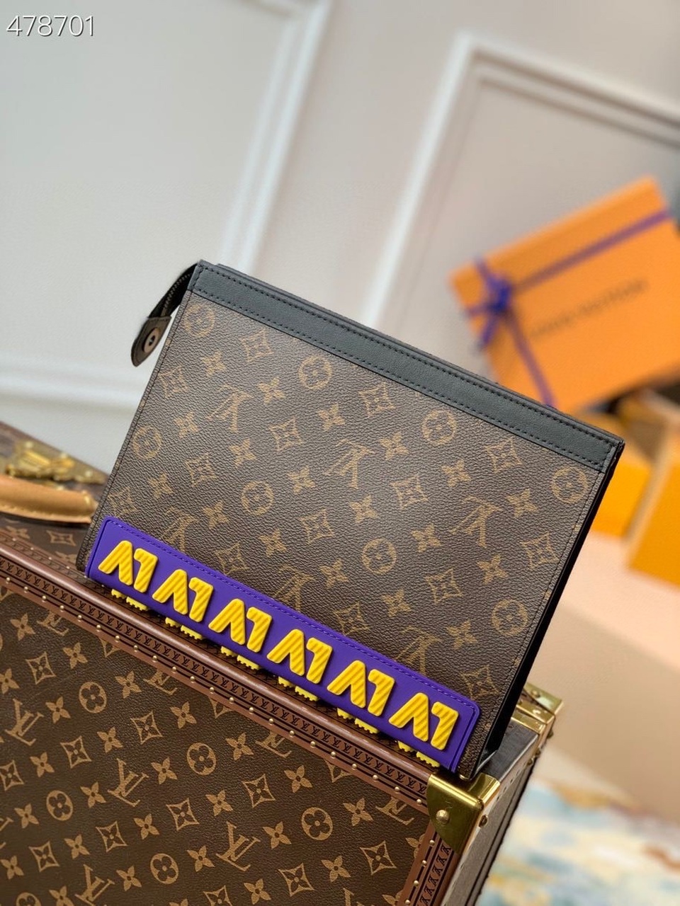 Louis Vuitton Pochette Voyage MM Monogram Canvas For Men, Men’s Bags, Travel Bags 10.2in/26cm