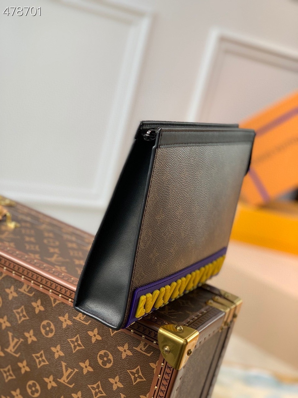 Louis Vuitton Pochette Voyage MM Monogram Canvas For Men, Men’s Bags, Travel Bags 10.2in/26cm