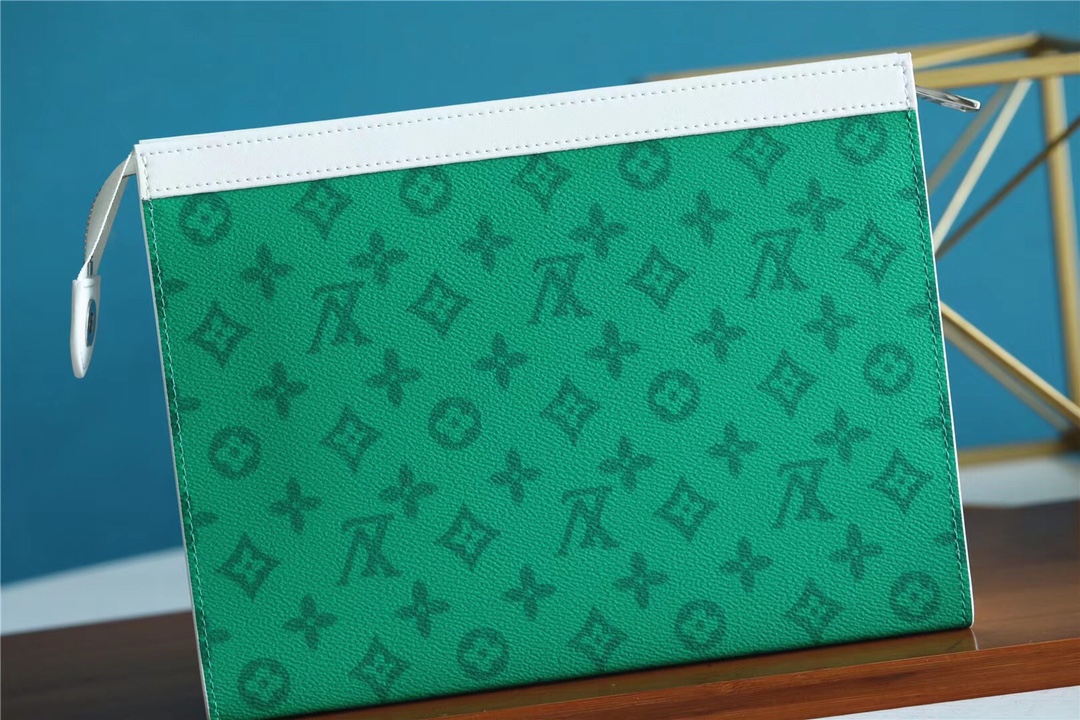 Louis Vuitton Pochette Voyage MM Vintage Monogram Canvas Green By Virgil Abloh For Fall-Winter, Men’s Travel Accessories 27cm