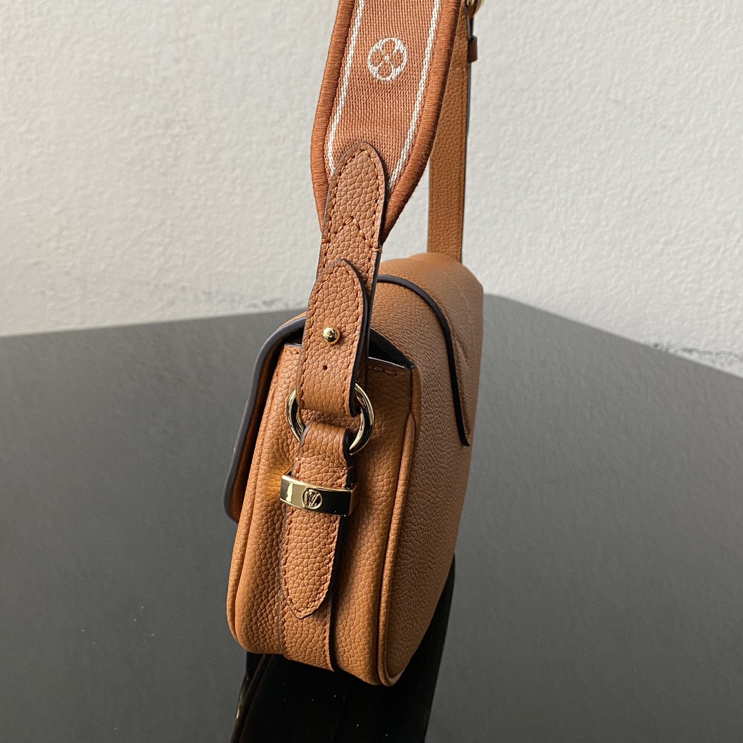 Louis Vuitton Point 9 Create By Nicolas Ghesquière With Monogram Flower 9.1in/22cm Brown For Women