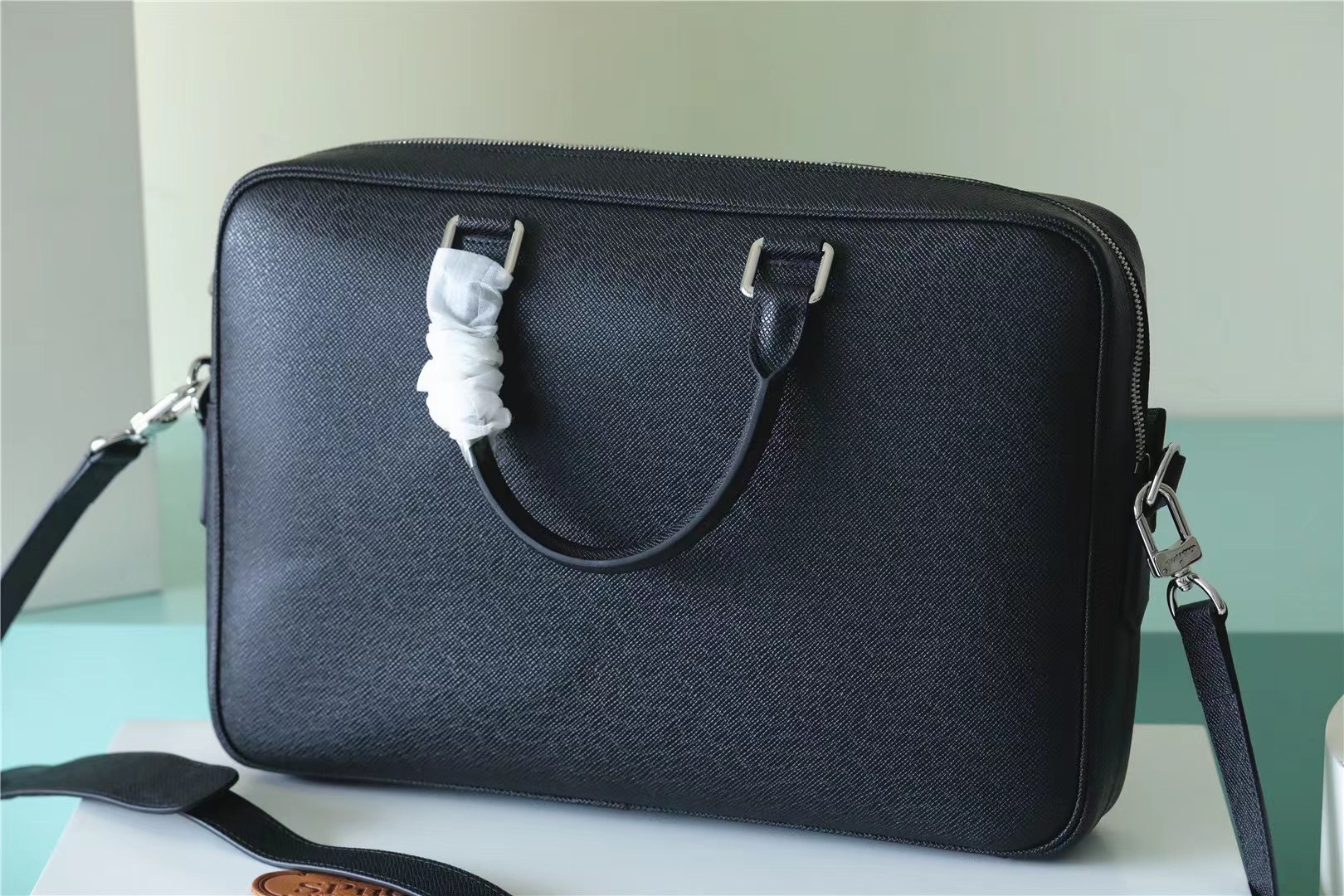 Louis Vuitton Porte Documents Business Taigarama Black For Men 15.7in/40cm