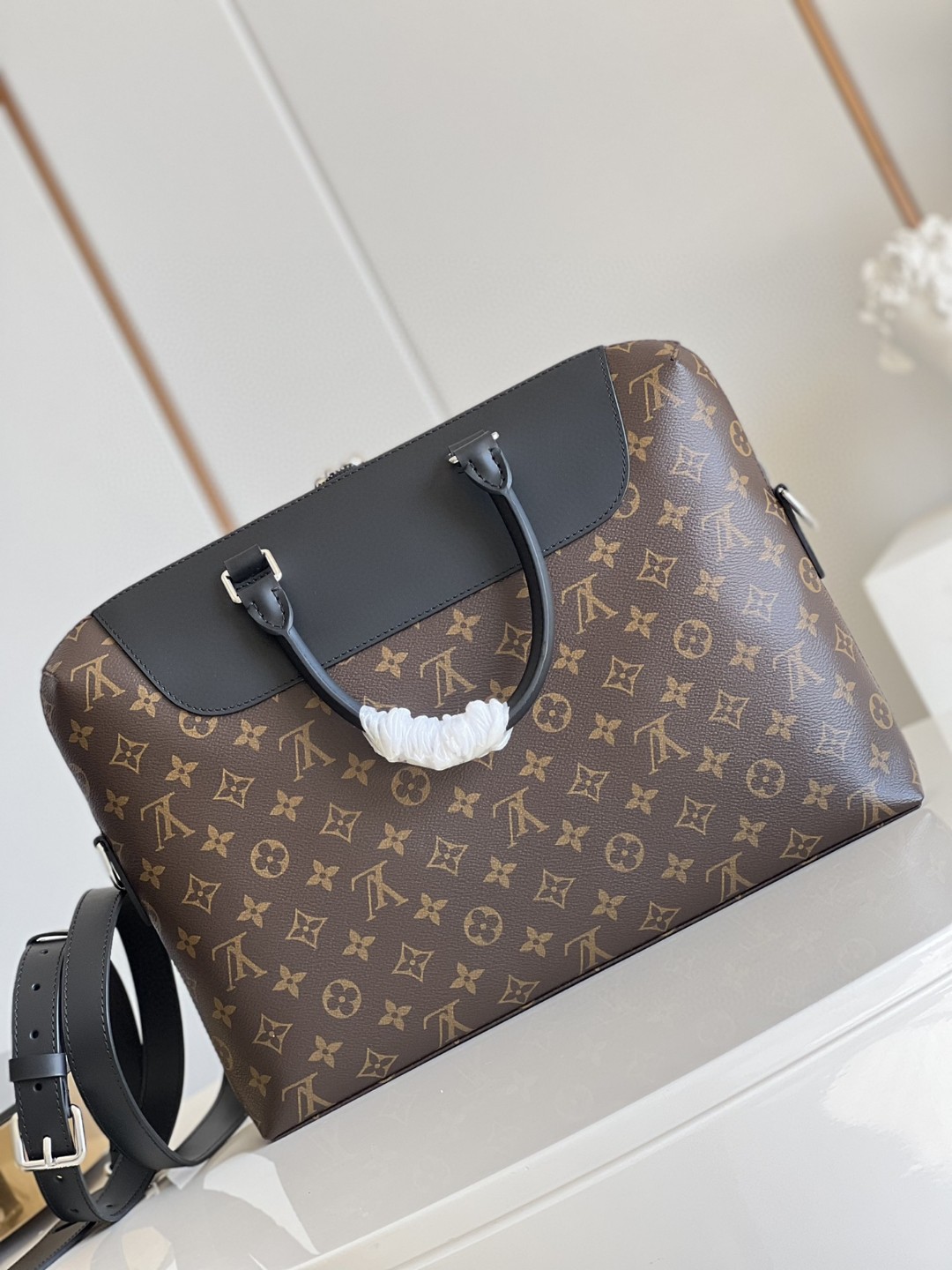 Louis Vuitton Porte Documents Jour Business Bag Monogram For Men, Men’s Bags, Shoulder And Crossbody Bags 14.6in/37cm LV