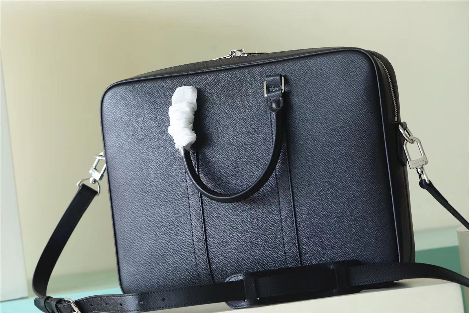 Louis Vuitton Porte Documents Voyage PM Taiga Black For Men 13.8in/35cm
