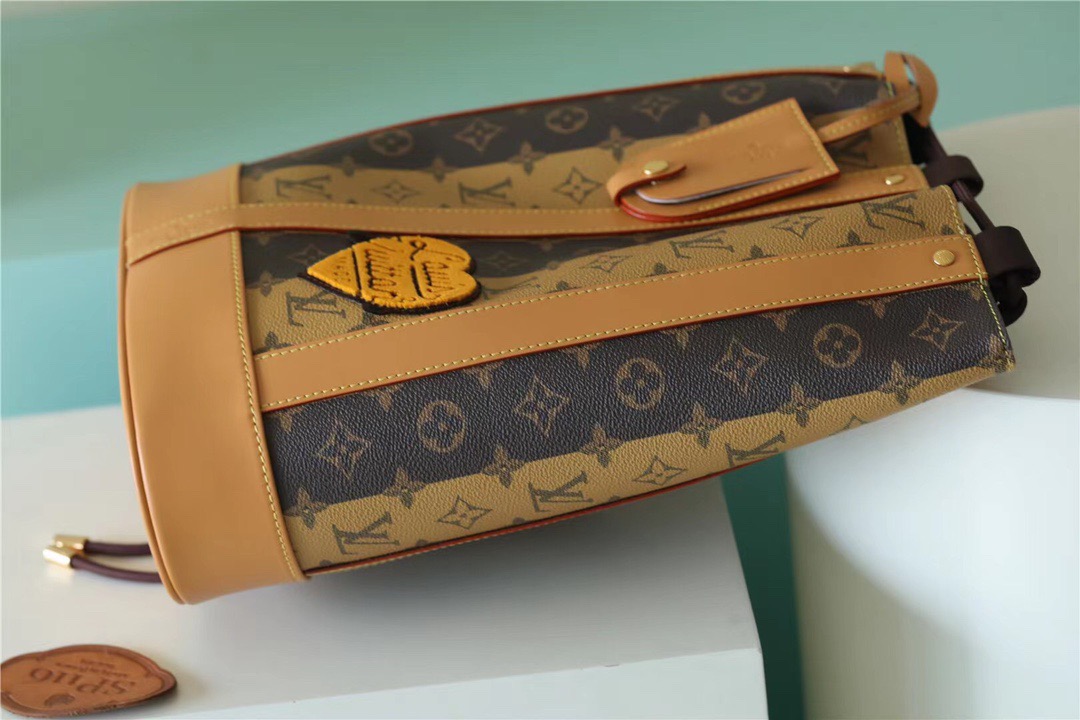 Louis Vuitton Randonee Messenger Monogram Stripes Brown For Men, Men’s Bags, Shoulder And Crossbody Bags 10.4in/26cm