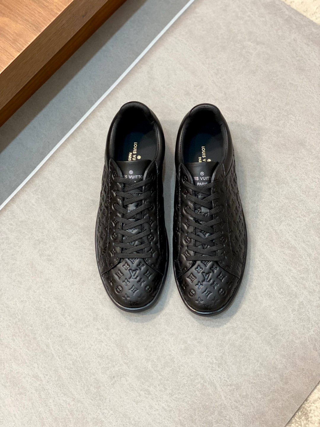 Louis Vuitton Rivoli Sneaker Black For Men 1AARHP