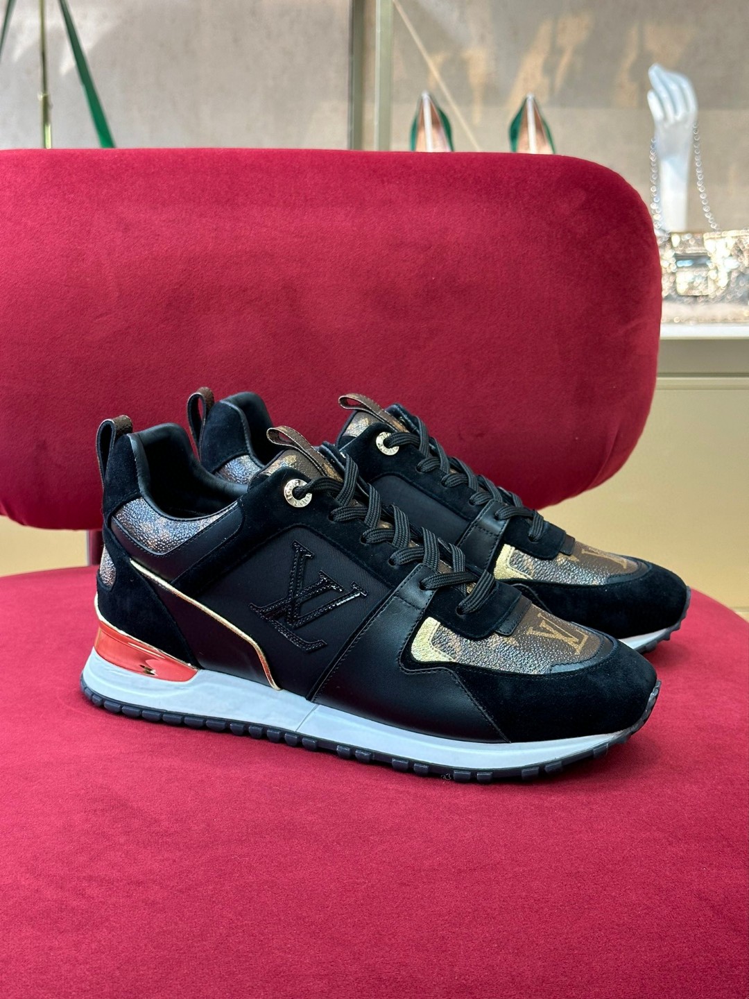 Louis Vuitton Run Away Sneaker Black For Women 1AAP3E