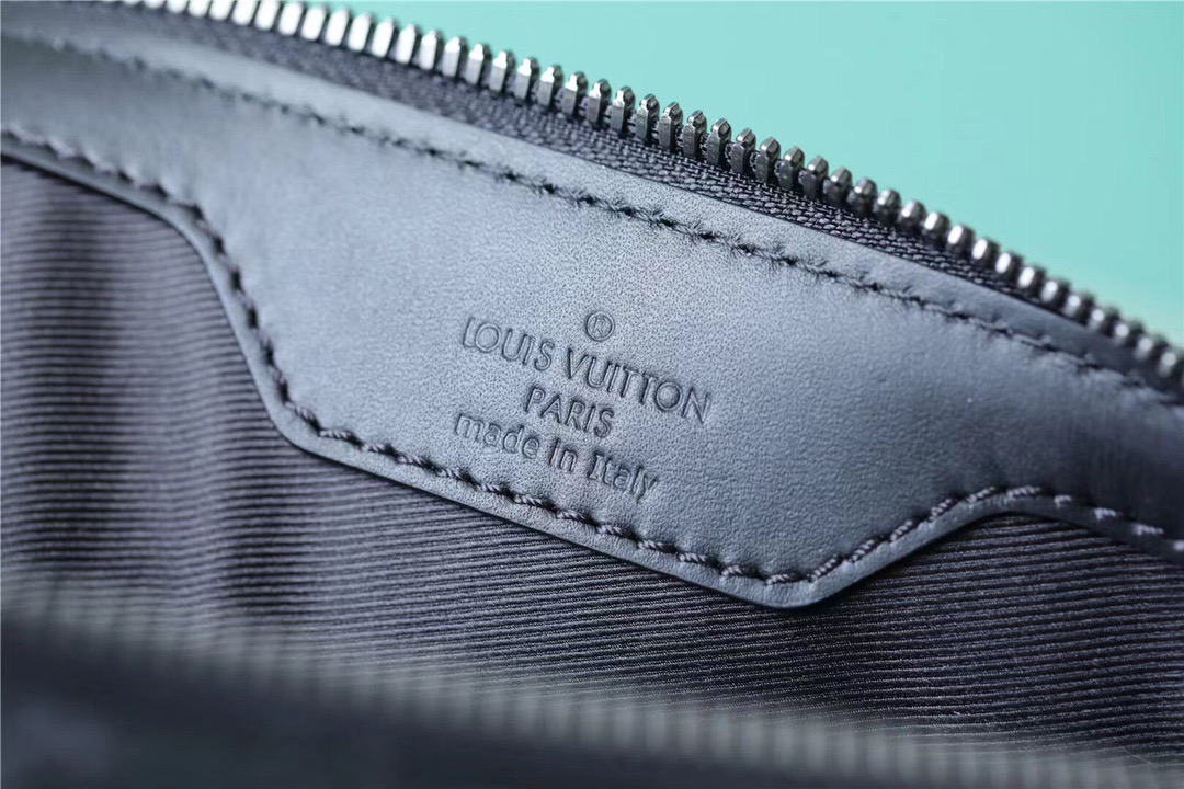 Louis Vuitton Sac Plat Cross Monogram Eclipse Reverse Canvas For Men, Men’s Bags, Shoulder And Crossbody Bags 11.2in/28.5cm
