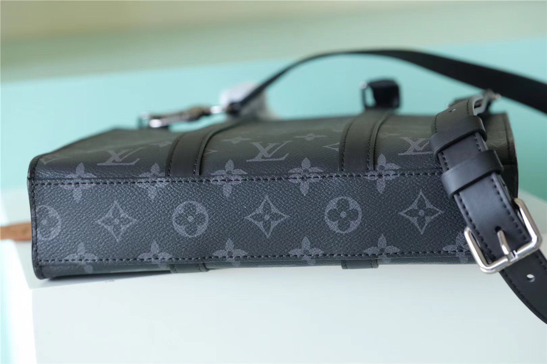 Louis Vuitton Sac Plat Cross Monogram Eclipse Reverse Canvas For Men, Men’s Bags, Shoulder And Crossbody Bags 11.2in/28.5cm