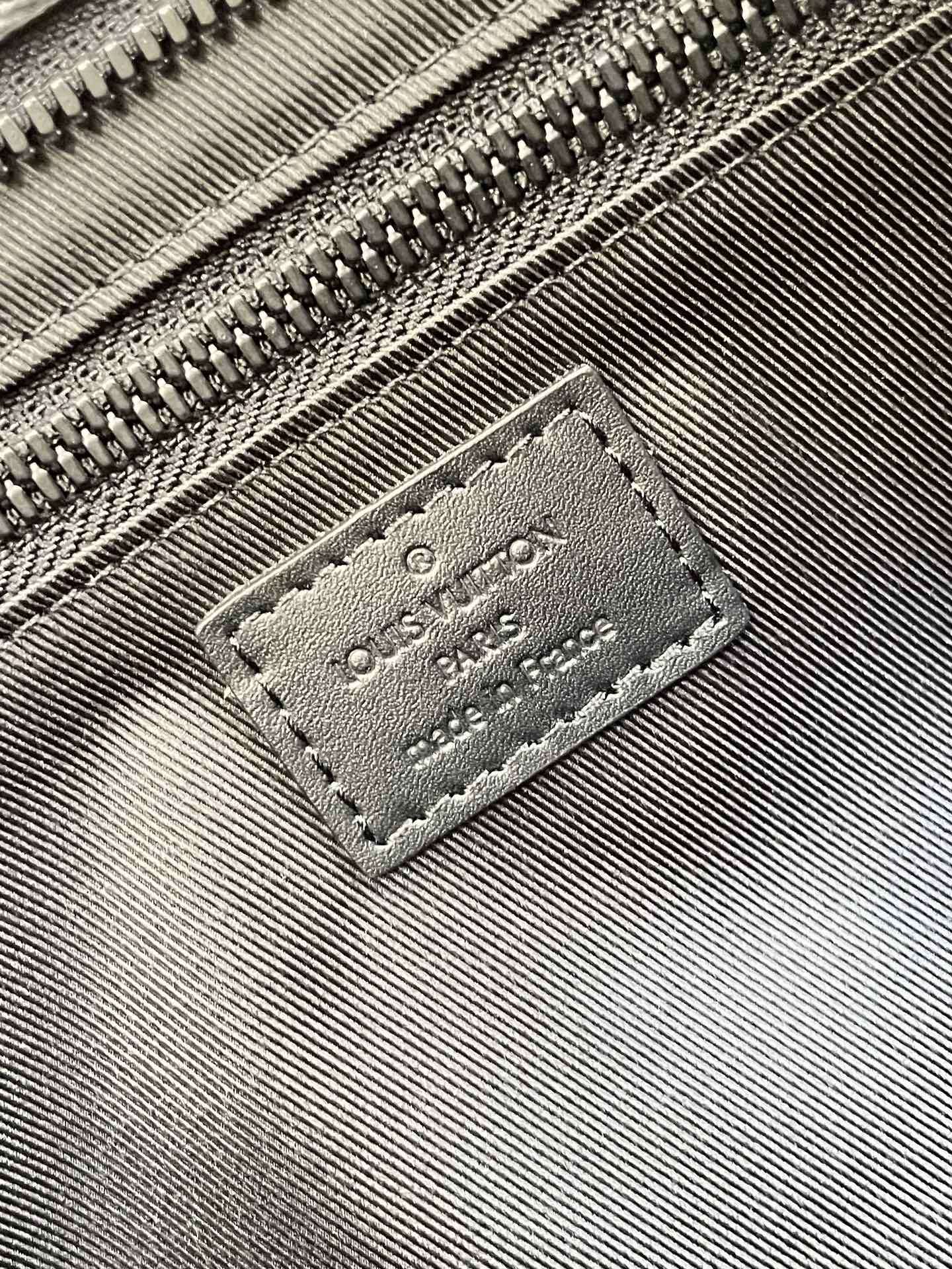 Louis Vuitton Sac Plat Horizontal Zippe Monogram Eclipse For Men, Men’s Bags, Shoulder And Crossbody Bags 15.4in/39cm