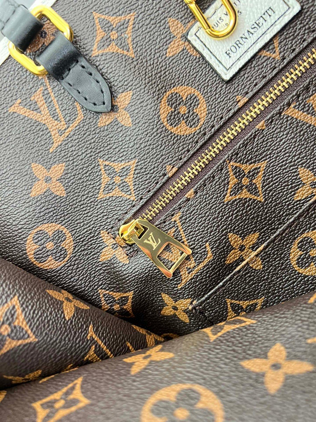 Louis Vuitton Sac Plat Tote Bag White For Women, Women’s Handbags, Shoulder Bags And Crossbody Bags 13.8in/35cm LV