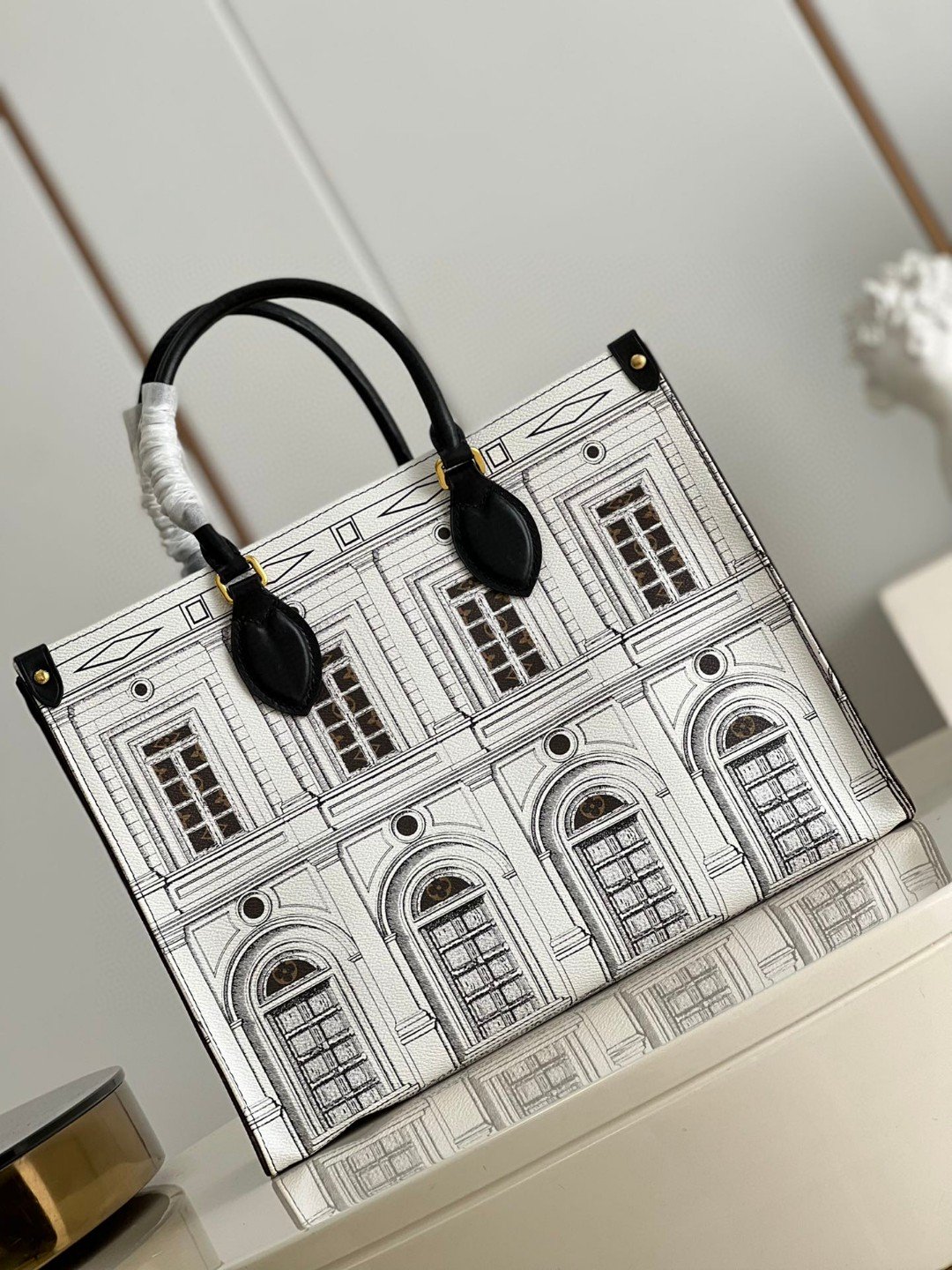 Louis Vuitton Sac Plat Tote Bag White For Women, Women’s Handbags, Shoulder Bags And Crossbody Bags 13.8in/35cm LV