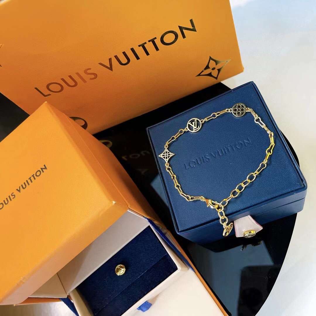 Louis Vuitton Sanhua Bracelet Gold For Women