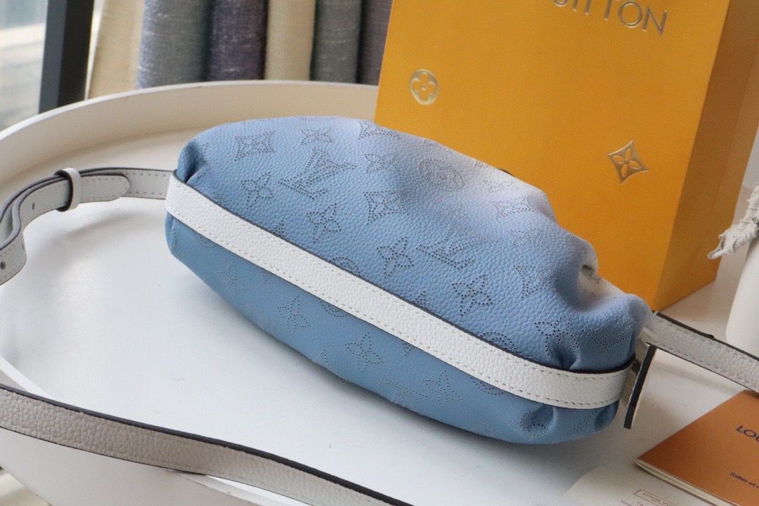 Louis Vuitton Scala Mini Pouch Mahina Gradient Blue For Women, Women’s Bags, Shoulder And Crossbody Bags 9.1in/23cm