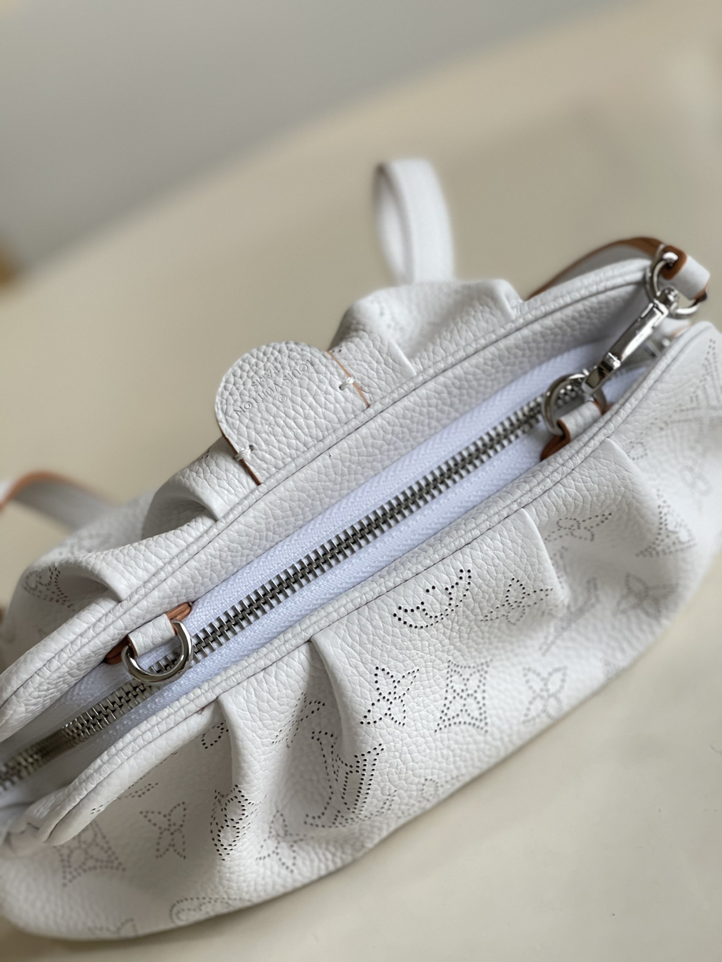 Louis Vuitton Scala Mini Pouch White For Women, Women’s Handbags, Shoulder And Crossbody Bags 9.1in/23cm