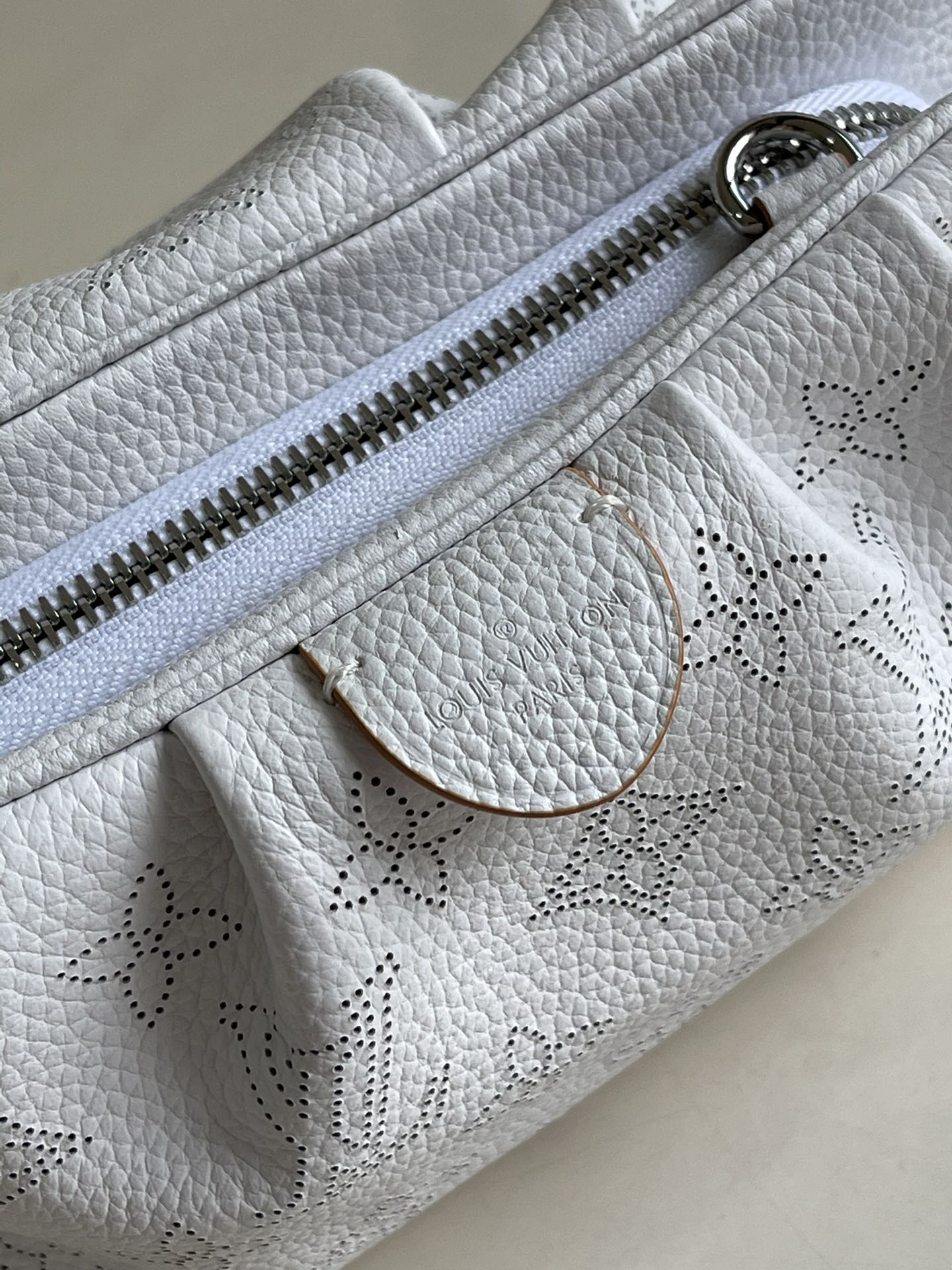 Louis Vuitton Scala Mini Pouch White For Women, Women’s Handbags, Shoulder And Crossbody Bags 9.1in/23cm