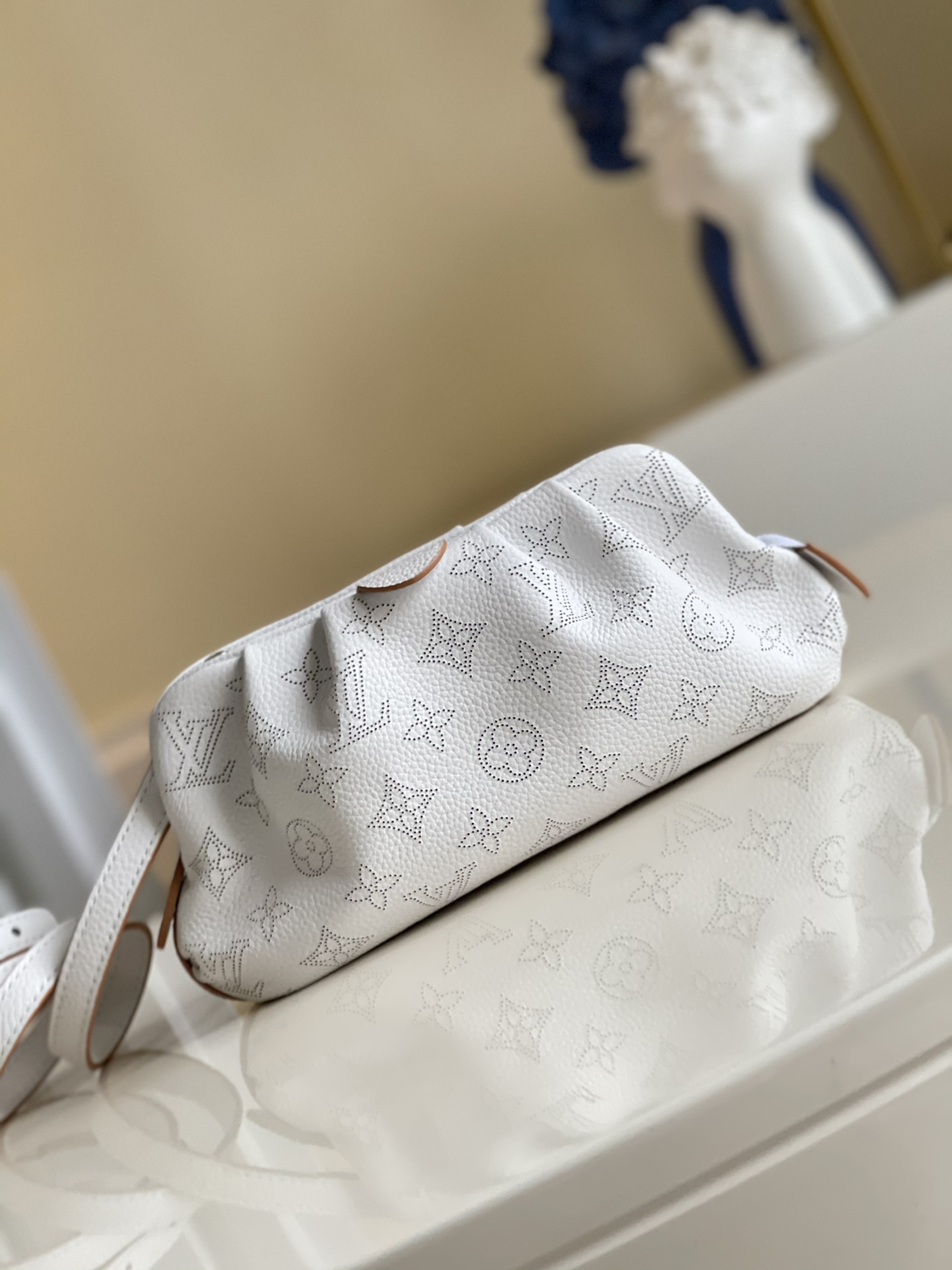 Louis Vuitton Scala Mini Pouch White For Women, Women’s Handbags, Shoulder And Crossbody Bags 9.1in/23cm