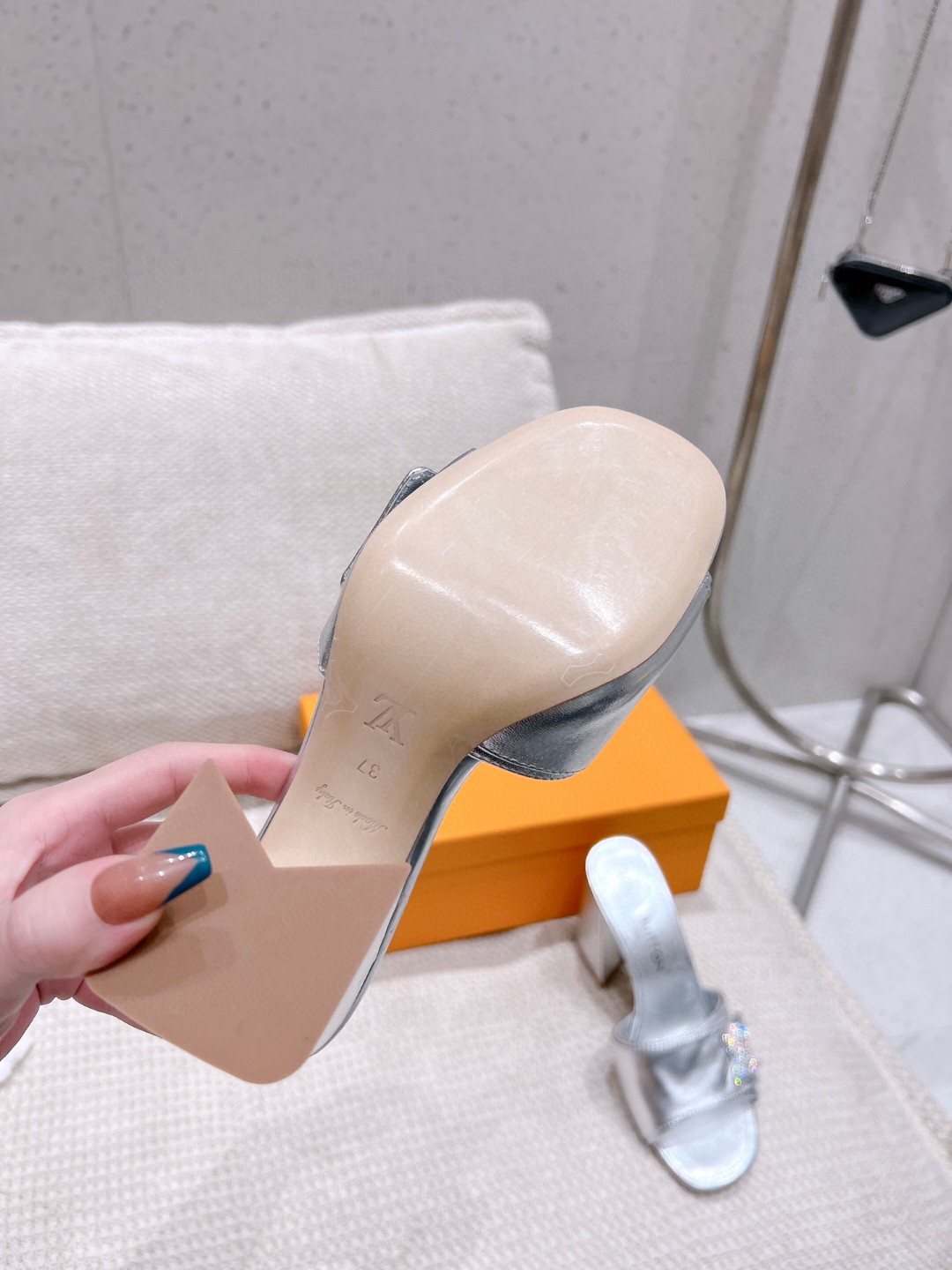 Louis Vuitton Shake Mule Silver For Women 1AB1K9