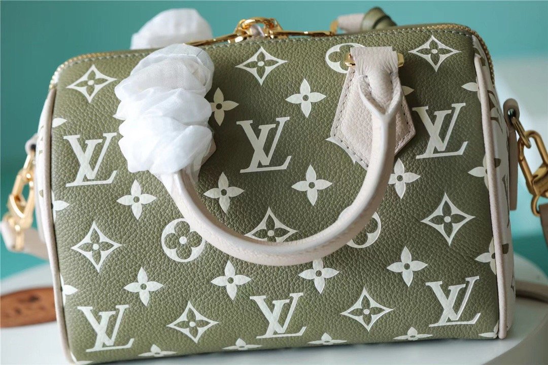 Louis Vuitton Speedy Bandouliere 20 PM Monogram Empreinte Khaki Green / Beige / CreamFor Women, Women’s Handbags, Shoulder And Crossbody Bags 20.5cm/8.1in